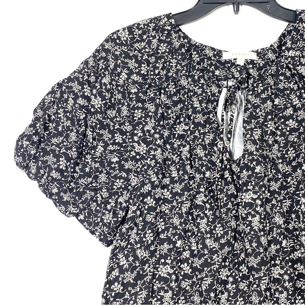 Angels Boho Floral Blouse Women's M Black White Short Flutter Sleeve Flowy NWT - Picture 5 of 12